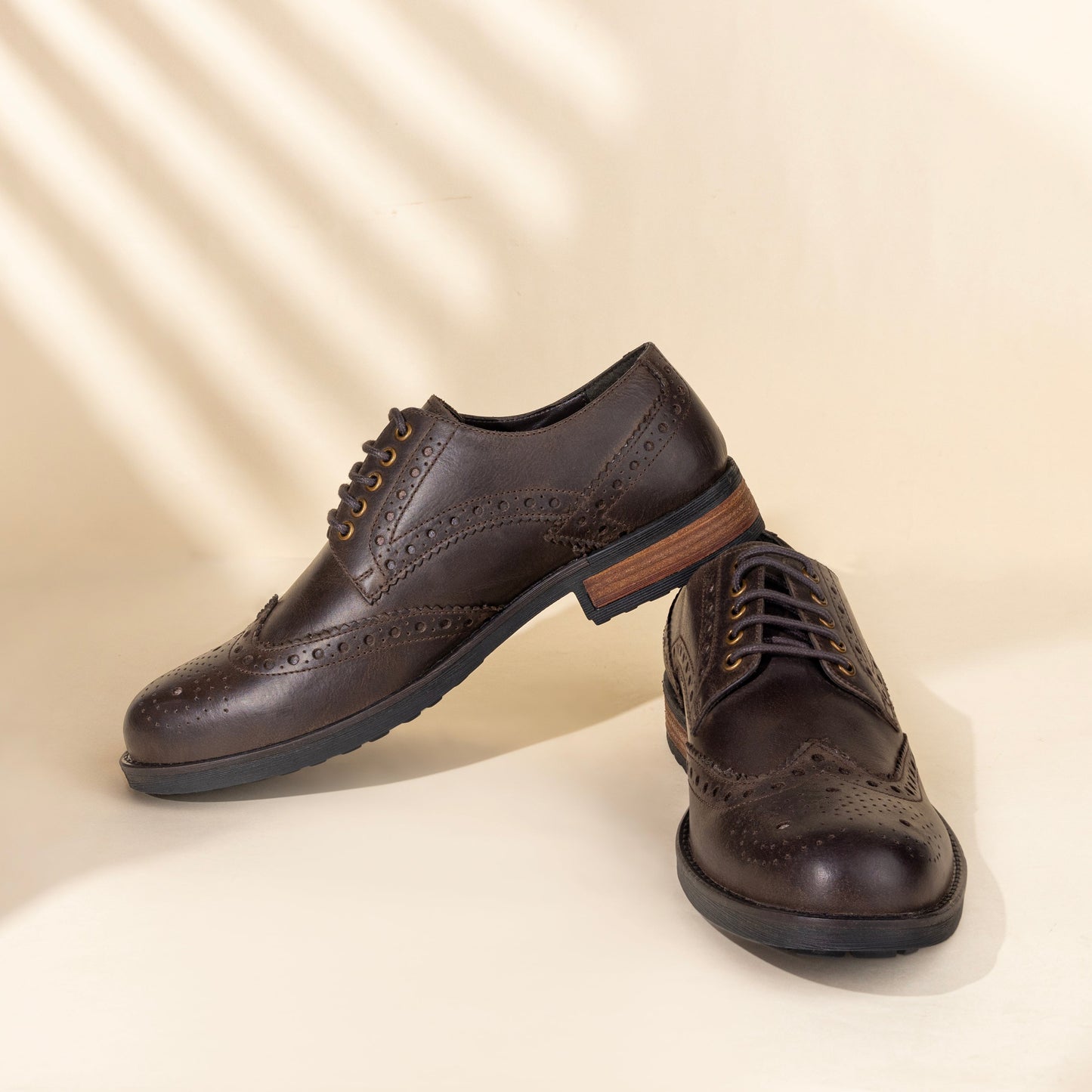 Appleby Men’s Commando Sole Brogue Shoes - BROWN