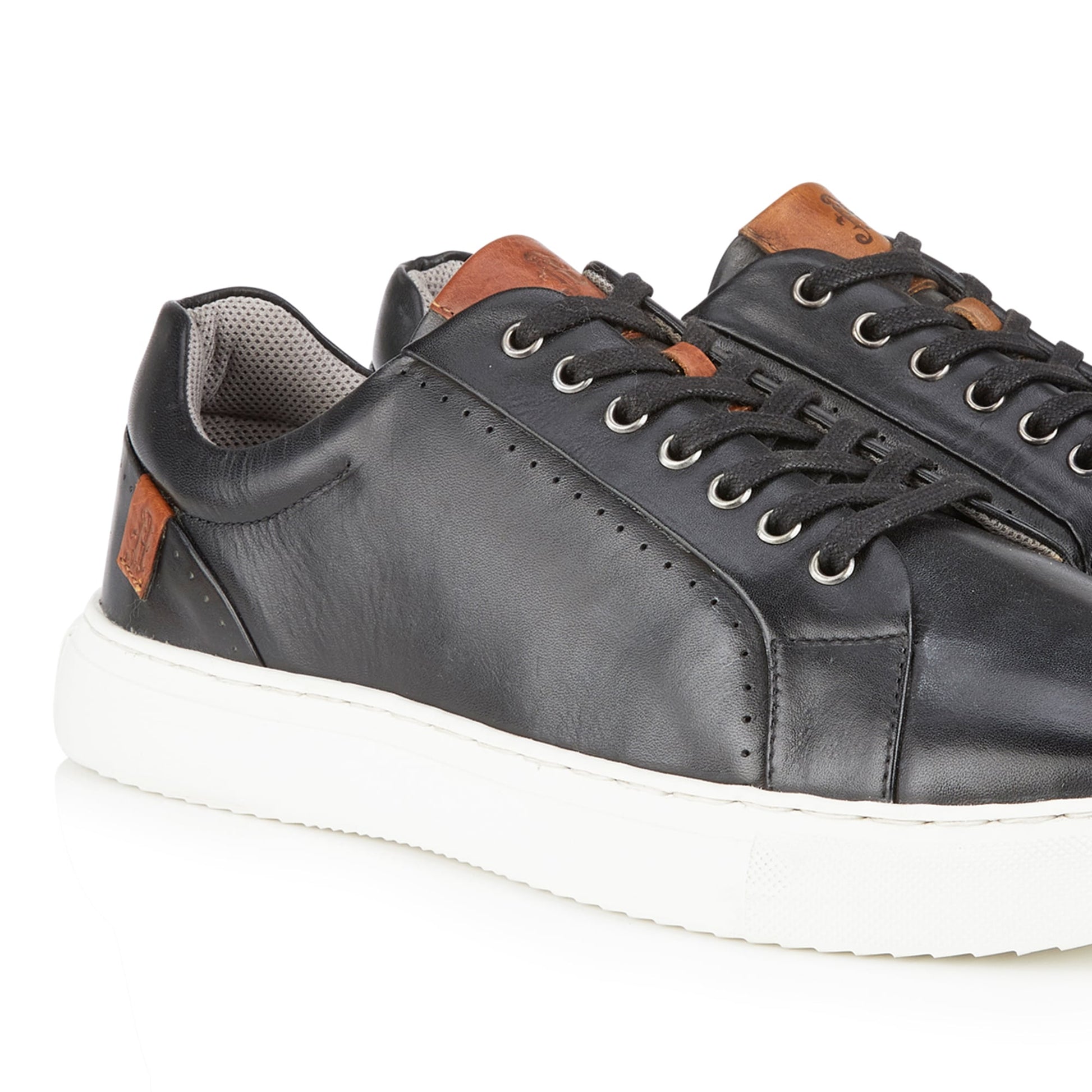 Cavan Mens Leather Cup Sole Trainer - Amen Shoes 